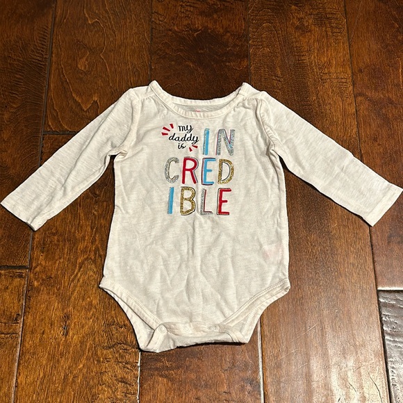 Okie Dokie Baby Girls “My Daddy is Incredible” Onesie - Picture 1 of 5